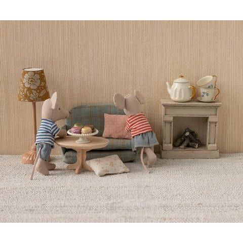 Maileg Oval coffee table, Mouse - Nature Dollhouses and Access. Maileg