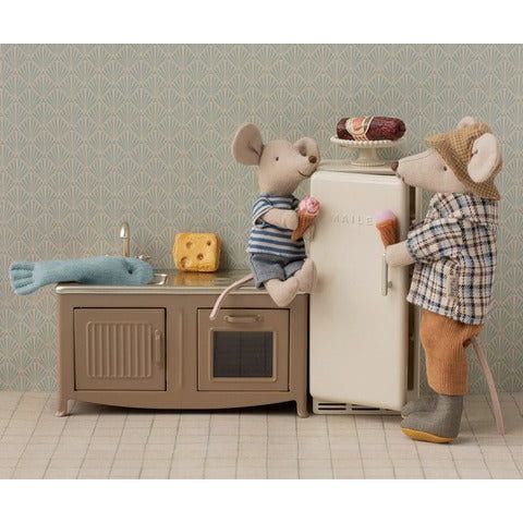 Maileg Metal Fridge, Mouse - Off white Dollhouses and Access. Maileg