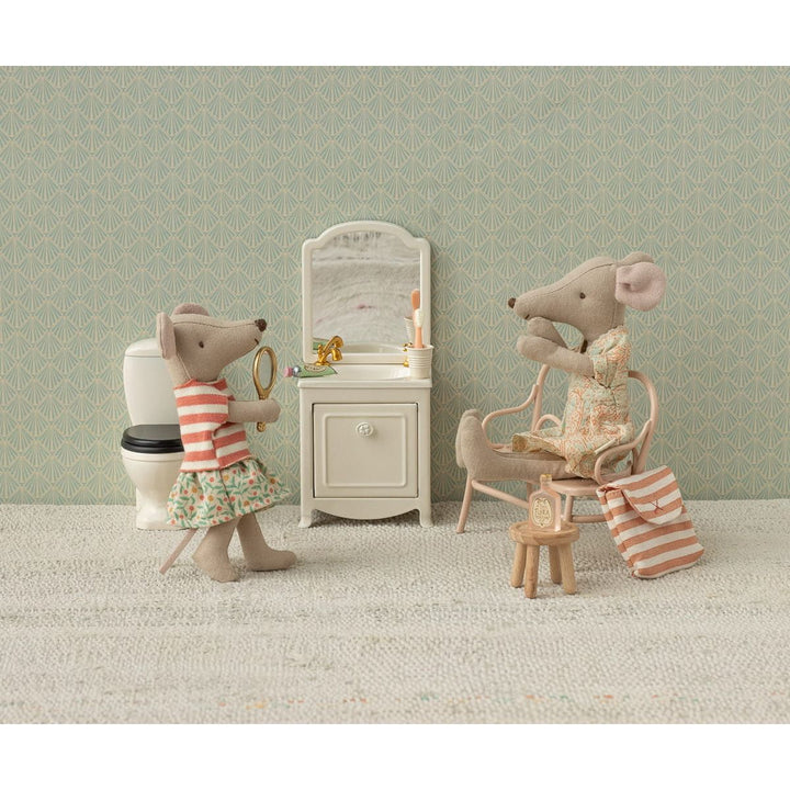 Tooth brush set in bag, Mouse - Coral stripe Dollhouses and Access. Maileg