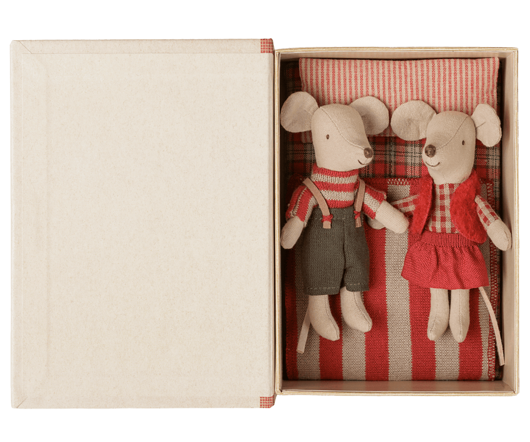 Maileg Christmas twin mice, Little sister and brother in book