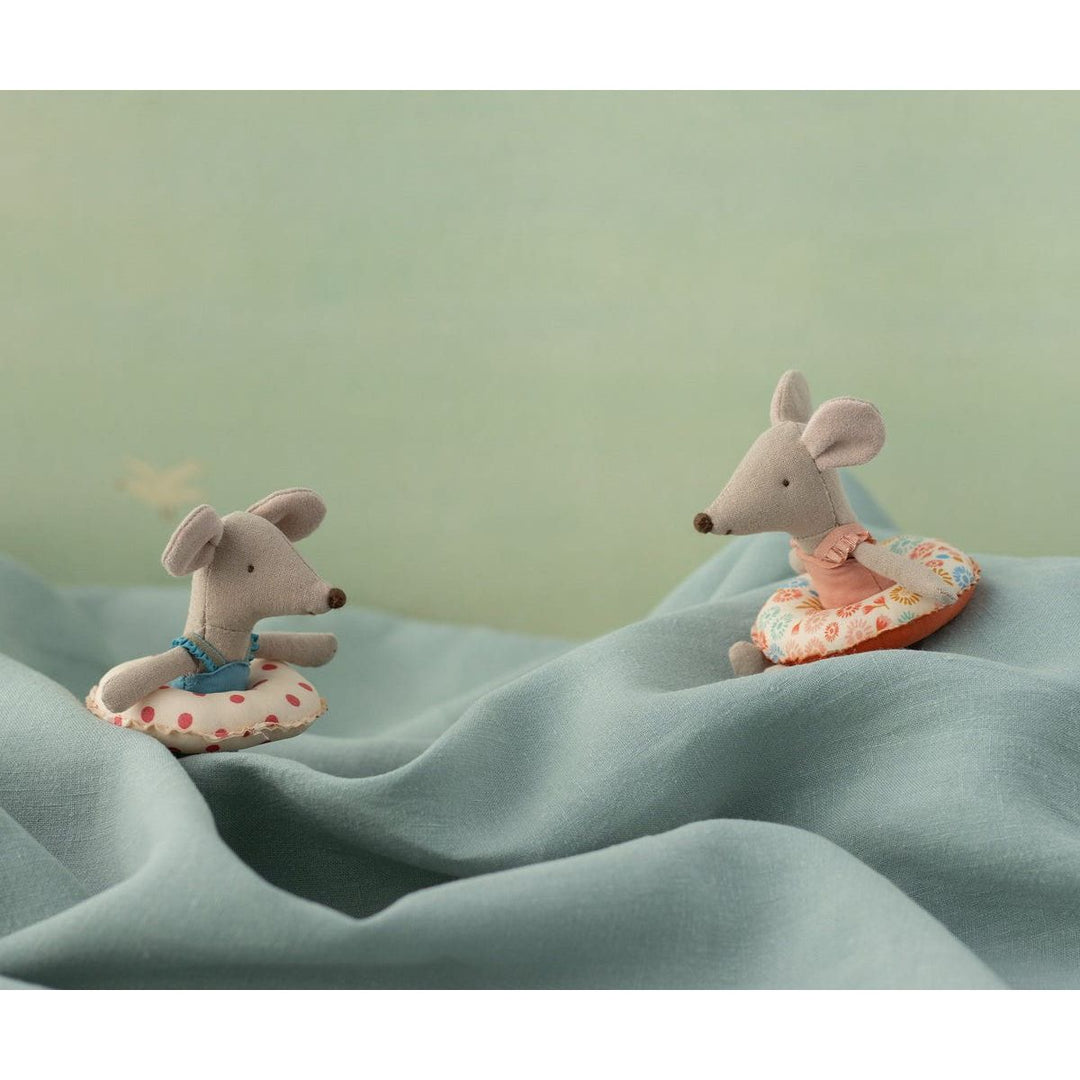 Maileg Beach mouse with float, Little sister - Flower Mice Maileg