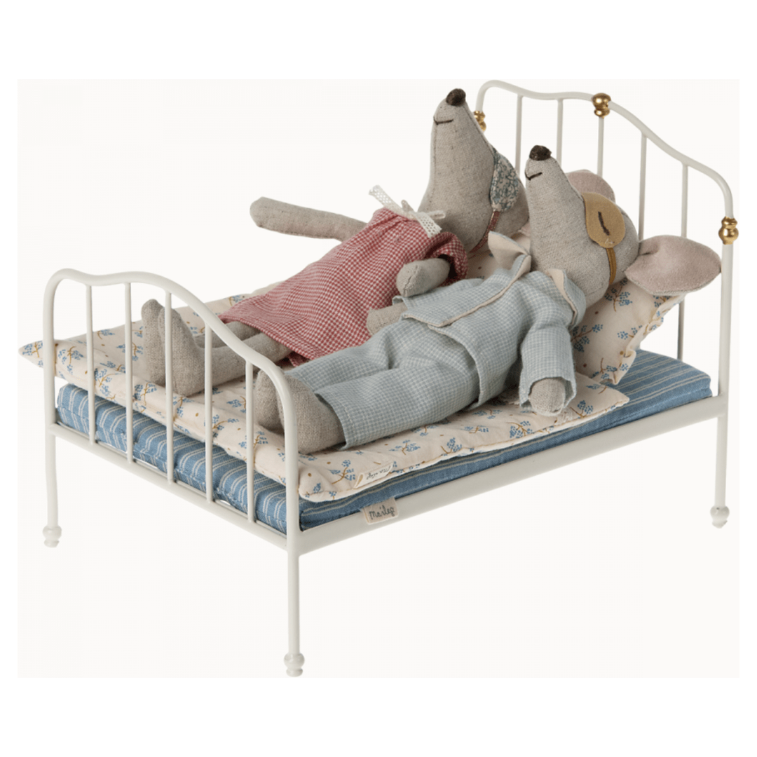 Maileg Parent Bed, Mouse- Off White Dollhouses and Access. Maileg   