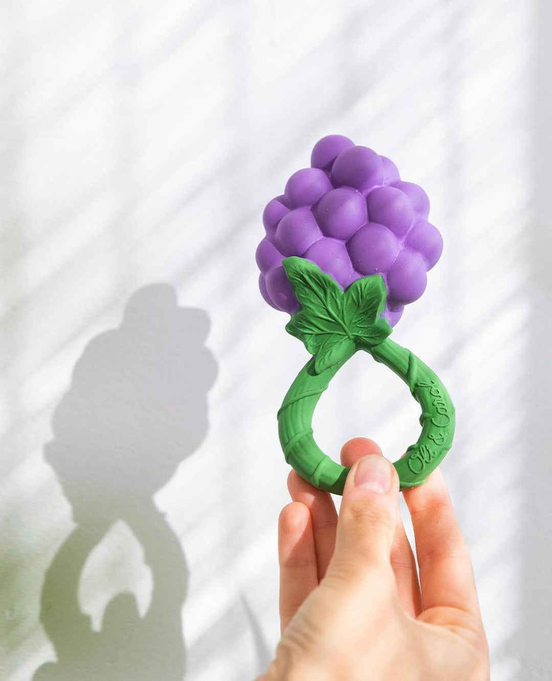 Oli &amp; Carol Grape Rattle Toy