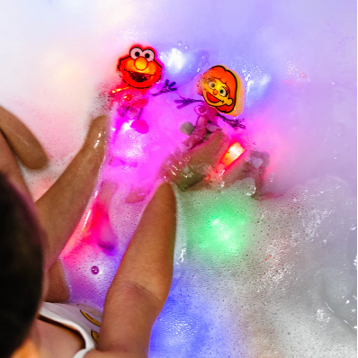 Glo Pals Sesame Street Characters - Elmo Bath Time Glo Pals   