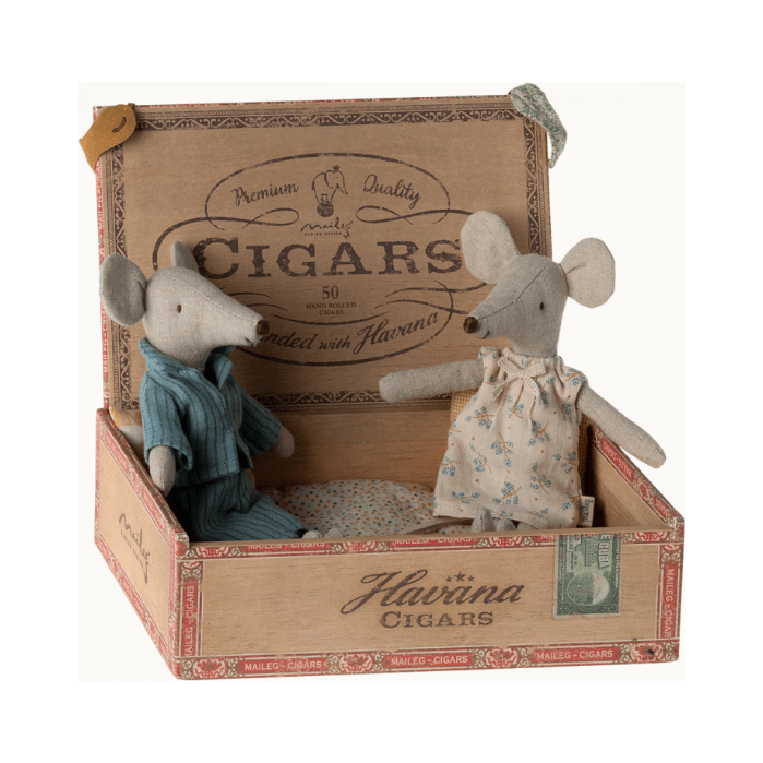 Maileg Mum & Dad In Cigar Box-2023 Dolls Maileg   