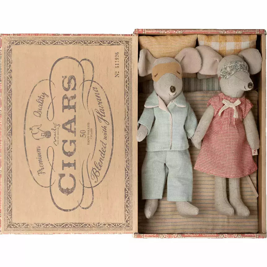 Maileg Mum & Dad In Cigar Box Dolls Maileg   