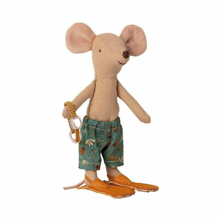 Maileg Beach Big Brother in Cabin de Plage Mice Maileg   