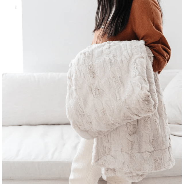 Saranoni Throw Blanket