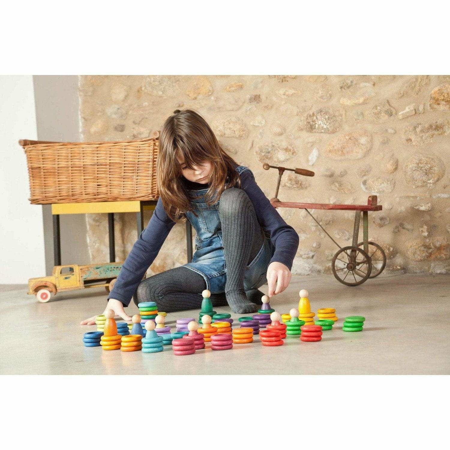 Order Grapat Nins Carla - Wooden Peg People Play Set